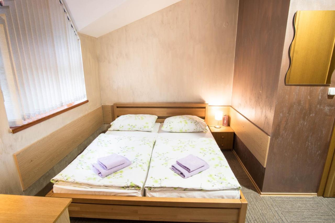 Hotel Somka Drienica Екстер'єр фото