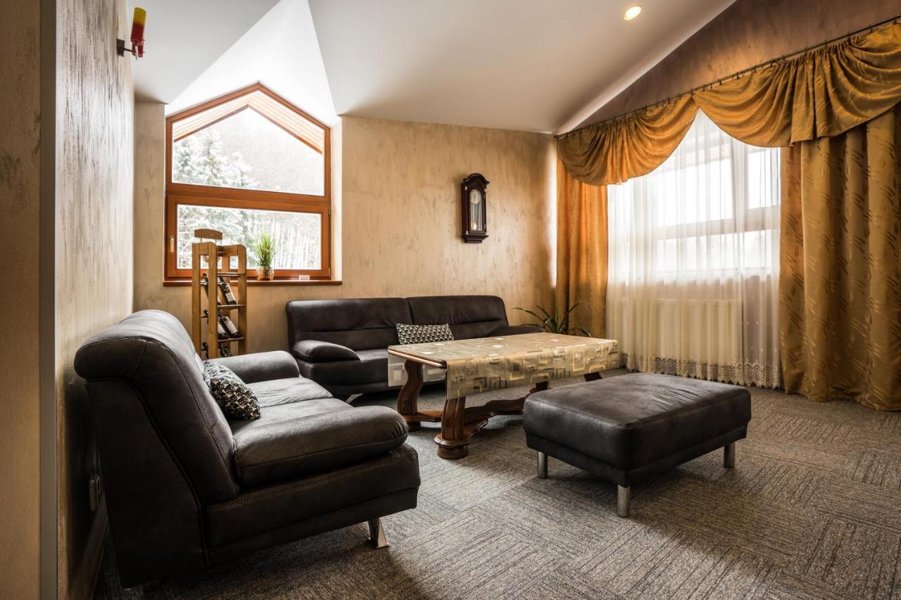 Hotel Somka Drienica Екстер'єр фото