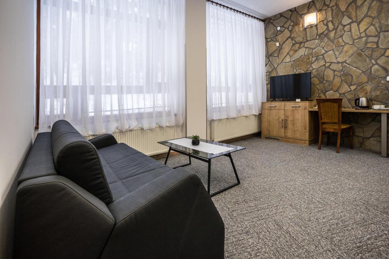 Hotel Somka Drienica Екстер'єр фото