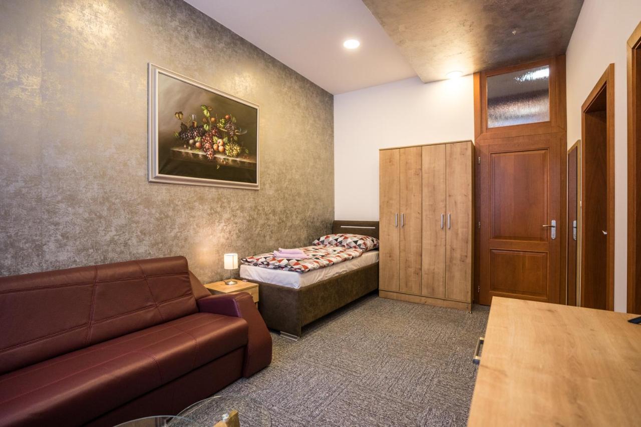 Hotel Somka Drienica Екстер'єр фото