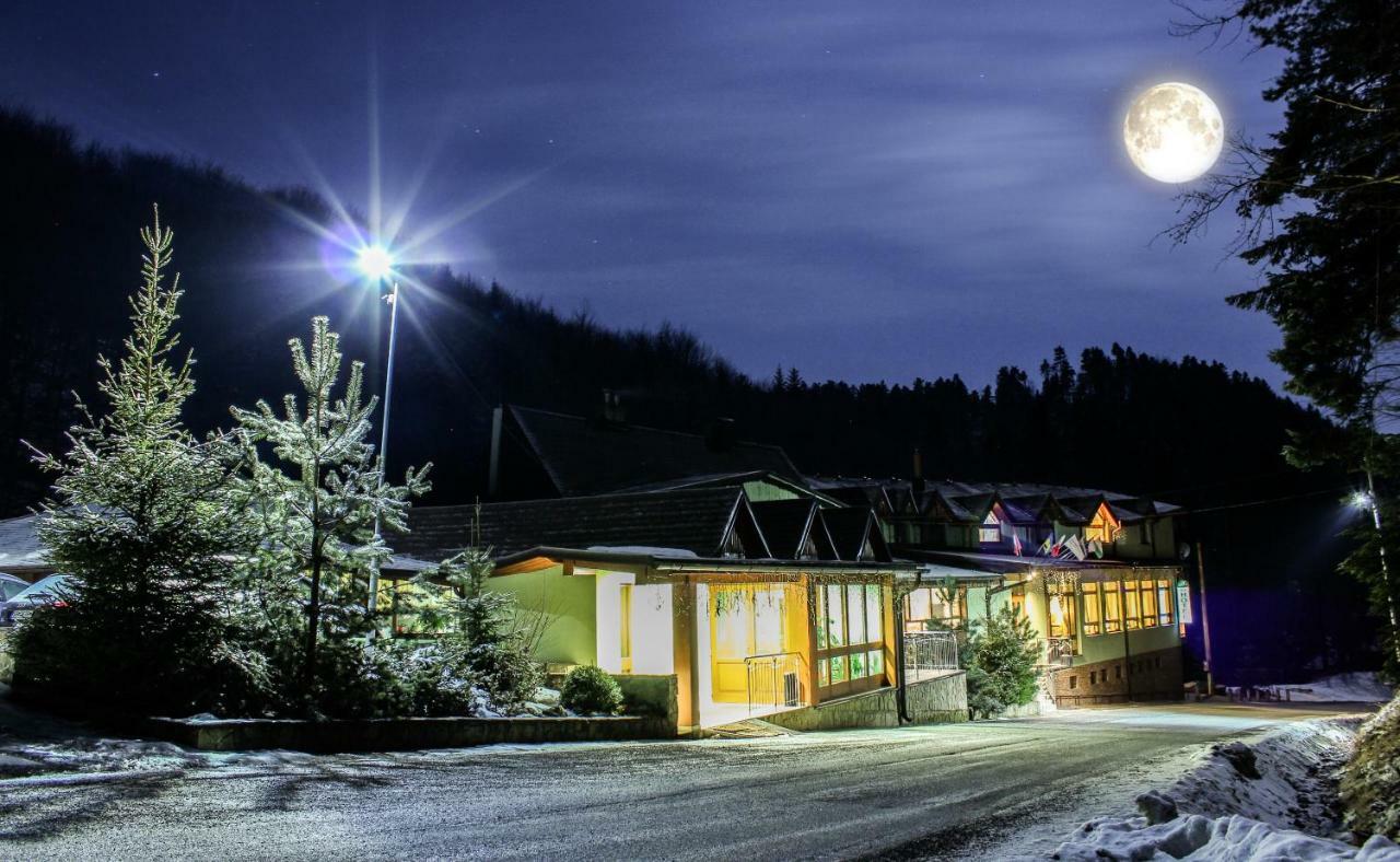 Hotel Somka Drienica Екстер'єр фото