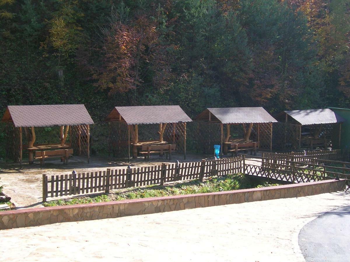 Hotel Somka Drienica Екстер'єр фото